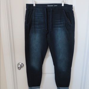 Levi’s Joggers